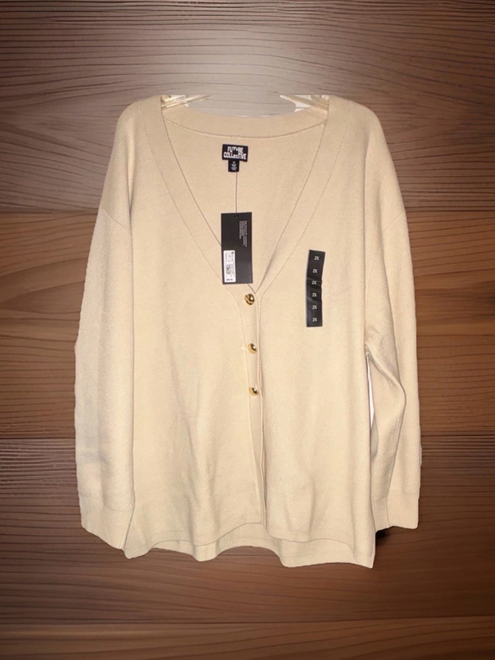 Avenue Collection Cream V-Neck Button Cardigan